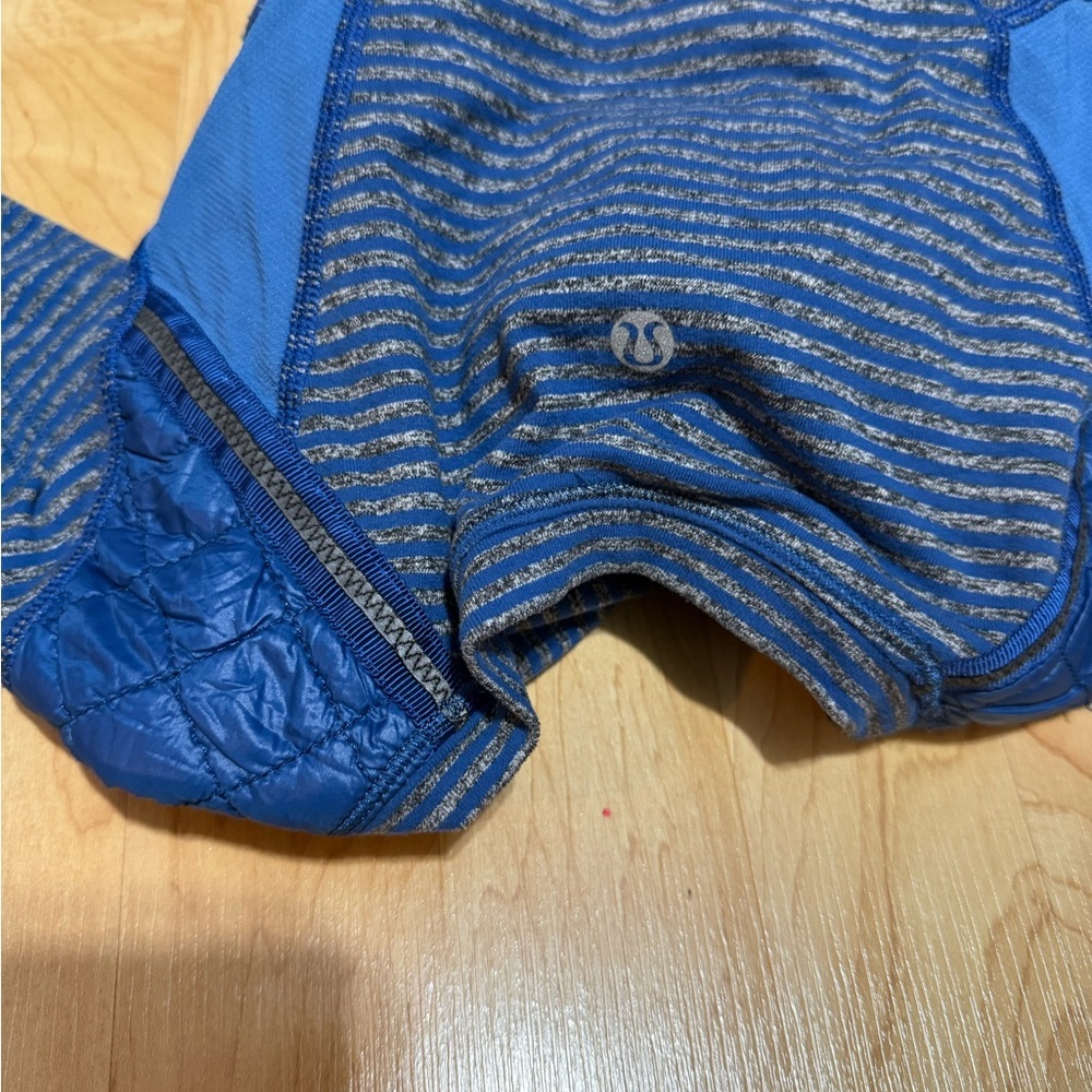Lululemon Athletica Blue and Gray Striped Top Size L - Picture 10 of 15